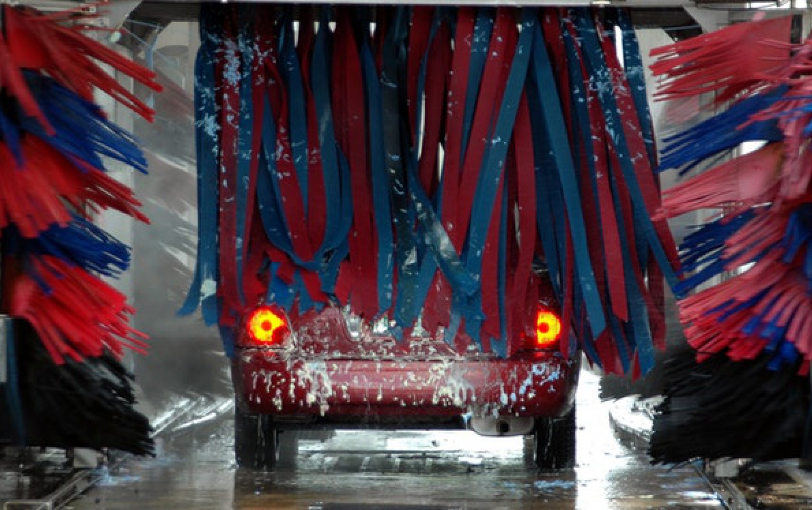 Nettoyage de voiture : quelle méthode choisir ?